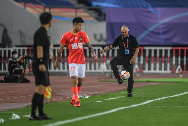 杨议直播回应“你和郭德纲谁挣钱多”：毫不留情的反击